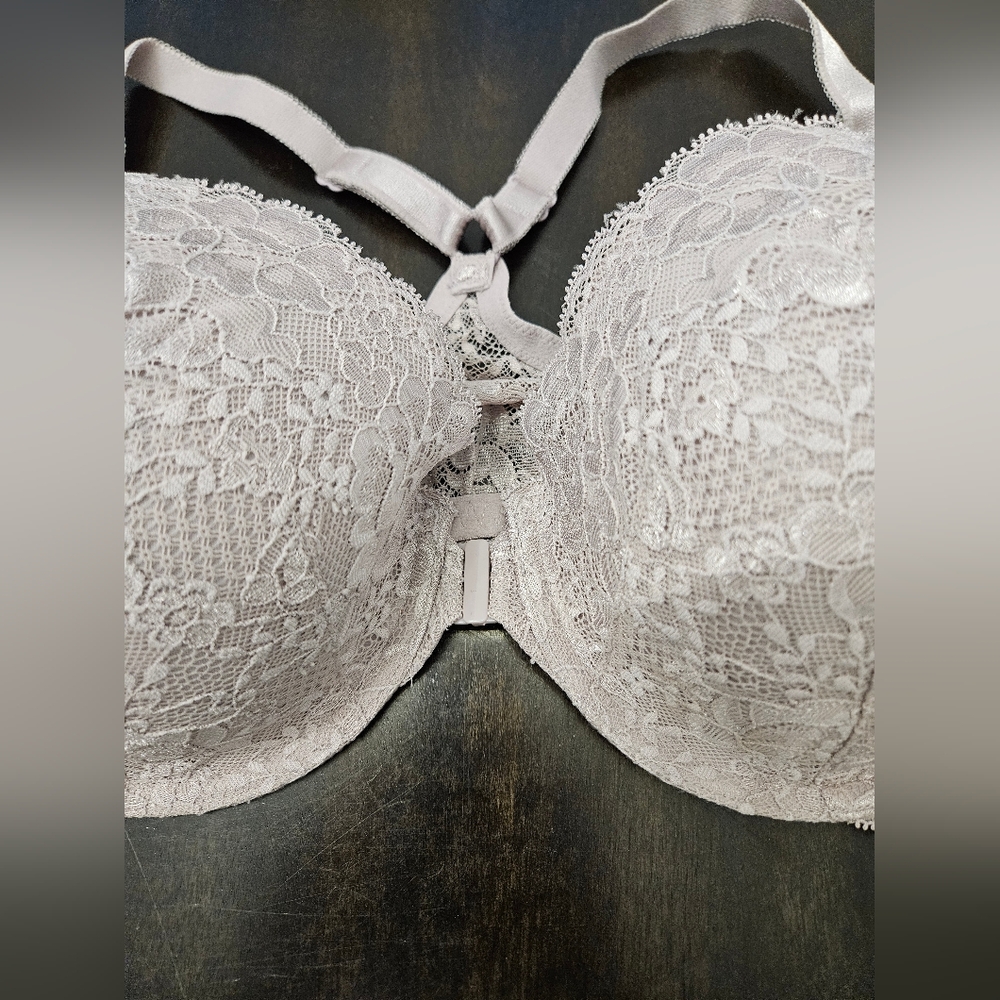 Victoria's Secret Lace Push-Up Bra in Light Pink - Picture 5 of 7